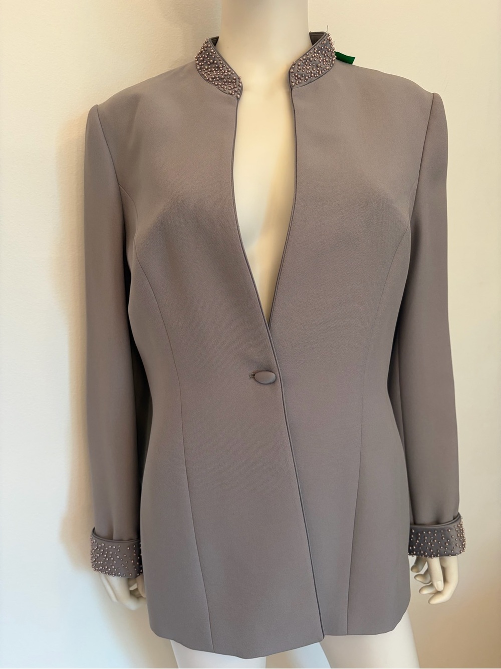 #842 Kasper Gorgeous Grey Beaded-Collar Single-Button Blazer with fabric button